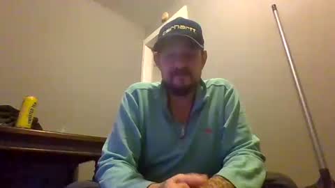 Snapshot of cuntreeboy68 chatting on December 2, 6:52 am Bash online show from December 2, 6:52 am