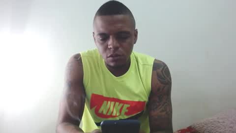 dominic and julieta... independent models online show from December 4, 10:57 am