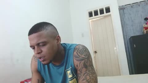 dominic and julieta... independent models online show from December 16, 10:08 am