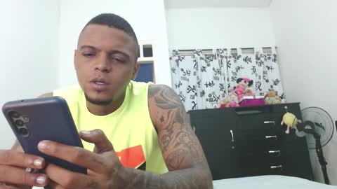 dominic and julieta... independent models online show from January 3, 10:41 am