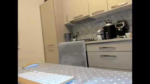 maria  alex online show from October 28, 11:18 pm