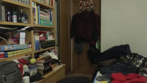 curiosillo1983 online show from April 18, 7:07 pm