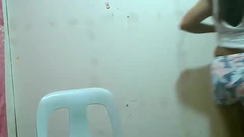 Snapshot of curious_girl247 chatting on January 3, 11:12 pm curious_girl247 online show from January 3, 11:12 pm