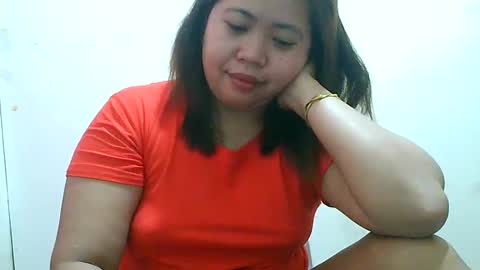 Snapshot of curious_girl247 chatting on January 17, 8:11 pm curious_girl247 online show from January 17, 8:11 pm