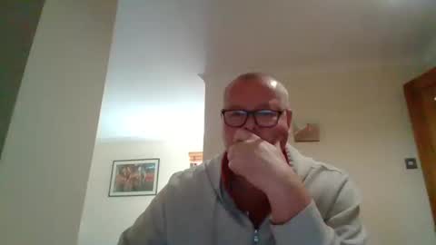 Snapshot of curiousax77 chatting on March 11, 12:39 pm curiousax77 online show from March 11, 12:39 pm