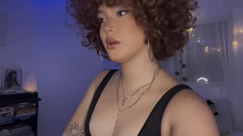 Snapshot of curls_emma chatting on January 28, 11:50 pm Emma online show from January 28, 11:50 pm