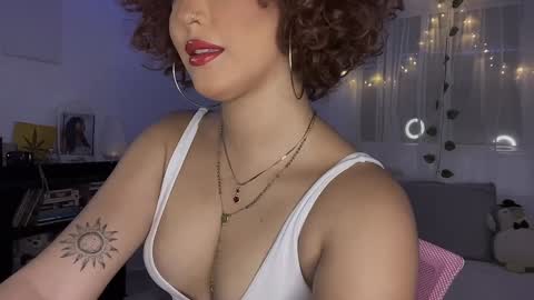 Snapshot of curls_emma chatting on January 31, 11:45 pm Emma online show from January 31, 11:45 pm