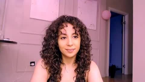 curly_jade_ online show from April 14, 5:08 pm