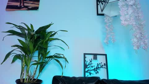 Snapshot of curlyrose_ chatting on February 2, 2:38 am Rose online show from February 2, 2:38 am