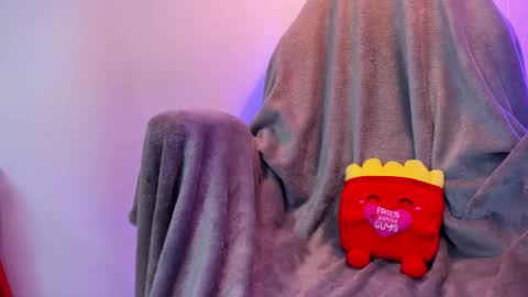 Snapshot of curlyrose_ chatting on February 20, 11:54 pm Rose online show from February 20, 11:54 pm