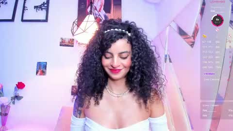 Snapshot of curlyrose_ chatting on March 11, 9:15 pm Rose online show from March 11, 9:15 pm