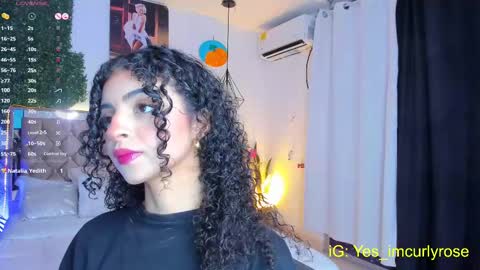 Snapshot of curlyrose_ chatting on September 17, 10:55 pm Rose online show from September 17, 10:55 pm