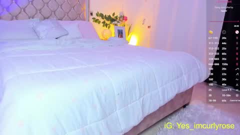 Snapshot of curlyrose_ chatting on September 19, 1:07 am Rose online show from September 19, 1:07 am