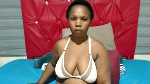 Snapshot of curveass93 chatting on June 16, 1:08 am curveass93 online show from June 16, 1:08 am