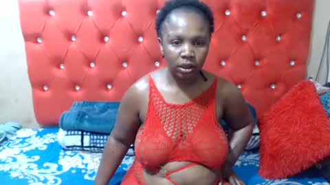 Snapshot of curveass93 chatting on July 7, 1:19 am curveass93 online show from July 7, 1:19 am