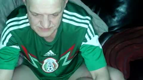 curvelover1977 online show from February 20, 10:21 pm