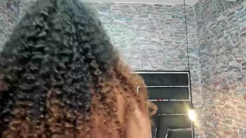 Snapshot of curvy_alyanna chatting on September 30, 12:10 pm Alyanna online show from September 30, 12:10 pm