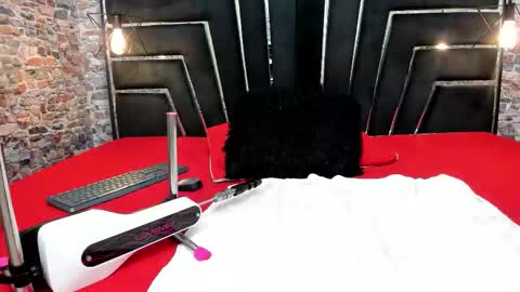 Snapshot of curvy_alyanna chatting on October 23, 12:26 pm Alyanna online show from October 23, 12:26 pm