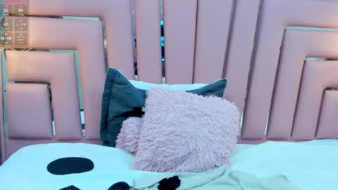 Alyanna  online show from November 9, 12:47 pm