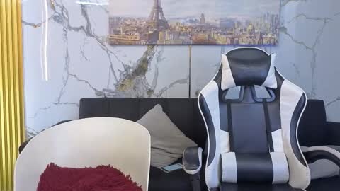 curvy_and_petite23_aws online show from March 12, 3:29 pm