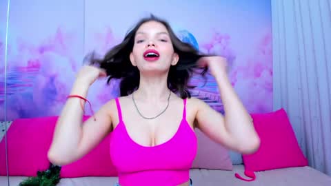 Snapshot of curvy_dynamite chatting on January 7, 1:06 am Sammy online show from January 7, 1:06 am