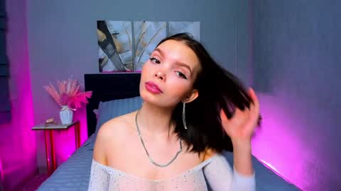 Snapshot of curvy_dynamite chatting on February 26, 1:11 am Sammy online show from February 26, 1:11 am