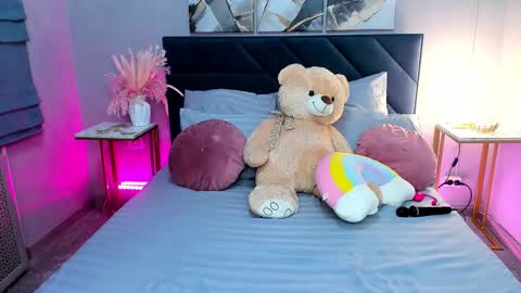 Snapshot of curvy_dynamite chatting on October 9, 1:14 am Sammy online show from October 9, 1:14 am