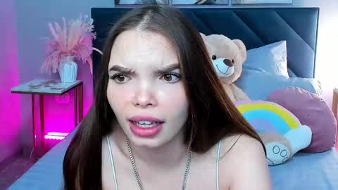 Snapshot of curvy_dynamite chatting on October 13, 1:05 am Sammy online show from October 13, 1:05 am