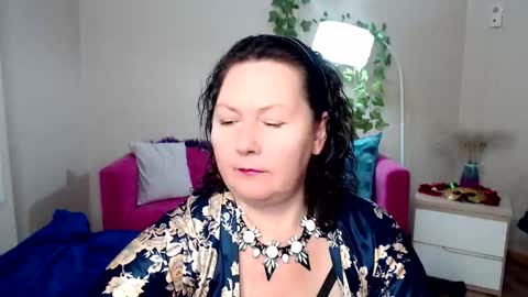 curvy_girlz online show from November 28, 5:37 pm