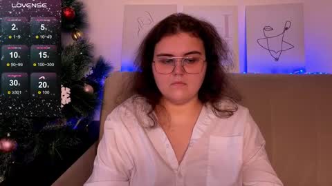 Snapshot of curvy_janie chatting on December 17, 8:34 am Jane online show from December 17, 8:34 am