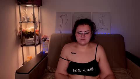 Snapshot of curvy_janie chatting on January 28, 3:04 am Jane online show from January 28, 3:04 am