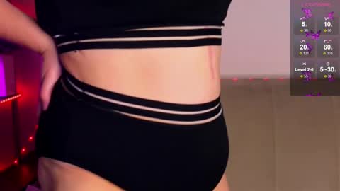 Snapshot of curvy_janie chatting on November 11, 3:06 am Jane online show from November 11, 3:06 am