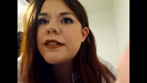 Curvyandthic online show from November 6, 7:20 am