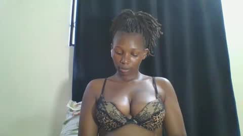 Snapshot of curvybootyj chatting on January 18, 1:18 pm CuteJJudy online show from January 18, 1:18 pm