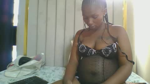 Snapshot of curvybootyj chatting on February 17, 6:53 am CuteJJudy online show from February 17, 6:53 am