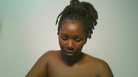Snapshot of curvybootyj chatting on March 25, 8:42 am CuteJJudy online show from March 25, 8:42 am