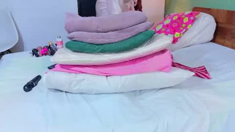 Snapshot of curvyebonyy_ chatting on June 11, 12:32 am Danna online show from June 11, 12:32 am