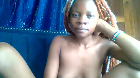 Snapshot of curvyjoan chatting on June 3, 2:33 pm curvyjoan online show from June 3, 2:33 pm