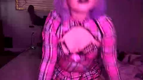 Snapshot of curvylucifinaxxx chatting on February 3, 5:07 am Lucifina ganja kittens online show from February 3, 5:07 am