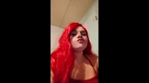 Snapshot of curvylucifinaxxx chatting on December 18, 1:22 am Lucifina ganja kittens online show from December 18, 1:22 am