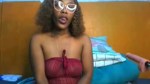 curvylyin online show from April 7, 3:40 am