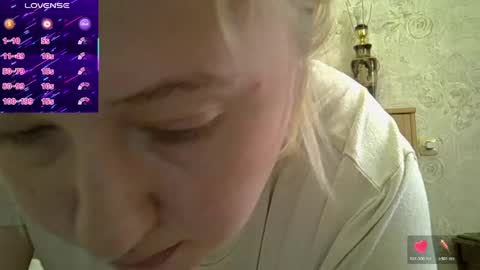 Curvy online show from April 21, 10:54 am