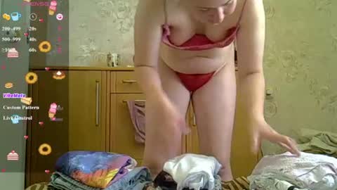 Snapshot of curvywild_lady30 chatting on June 21, 1:46 pm Curvy online show from June 21, 1:46 pm