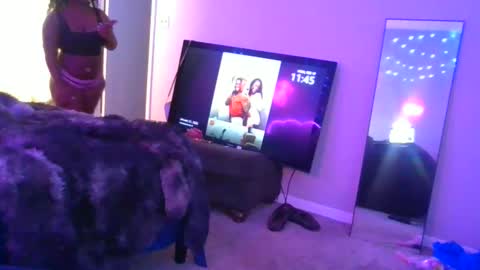 curvyychocolate online show from February 17, 5:43 pm