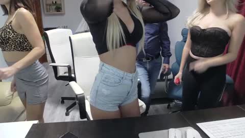  and follow twittercute00kiara2 online show from November 11, 12:27 pm