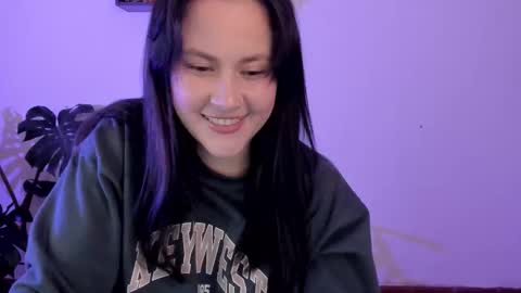 Vivi  online show from November 9, 4:00 am