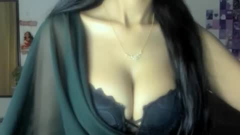 Snapshot of cute_alishaa chatting on April 28, 5:29 pm Alisha online show from April 28, 5:29 pm