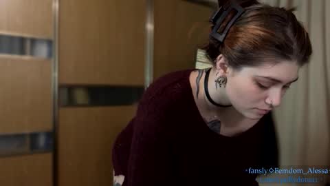 Snapshot of cute_baby_drug chatting on February 24, 6:28 pm Polly my Name. . online show from February 24, 6:28 pm