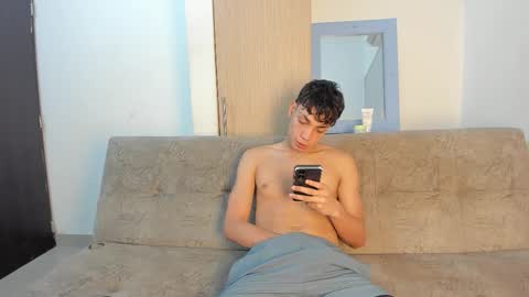 ARTURO-18  MATIAS-18  NIKOLAY-19  HADES-18  GABO-19 online show from March 19, 7:40 pm