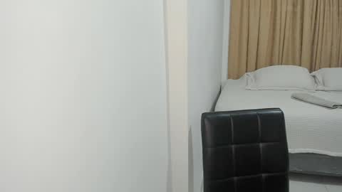 Snapshot of cute_brunett chatting on January 10, 3:07 am Sara online show from January 10, 3:07 am